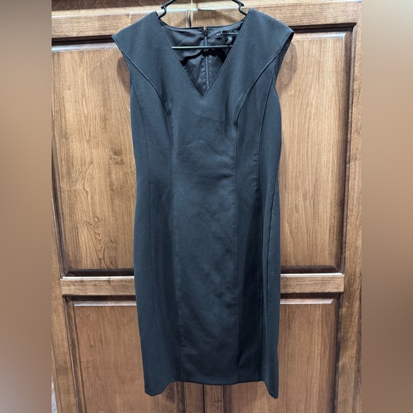 White House Black Market Sheath Dress Size 8‎ Black V-Neck Sleeveless Career